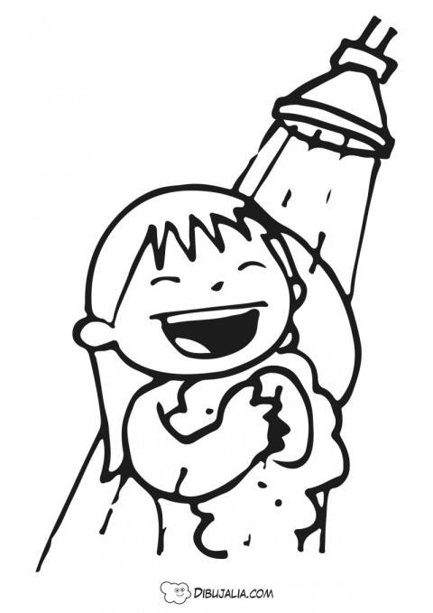 NinÑa cuida su higiene