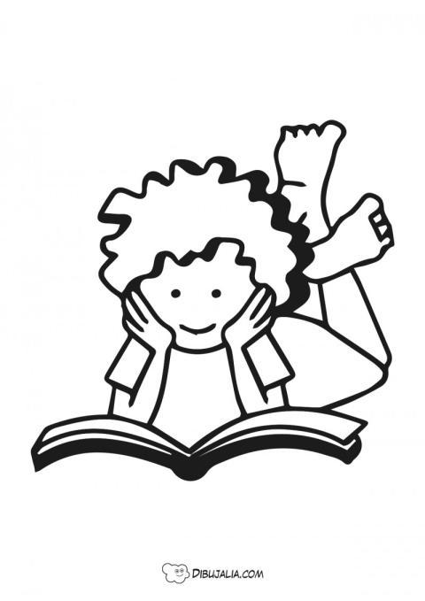 Niño disfrutando de la lectura