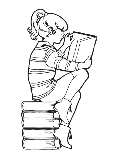 Una niña lee libros encantada